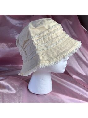 Gap Cream bucket hat beige floral reversible pink green hat